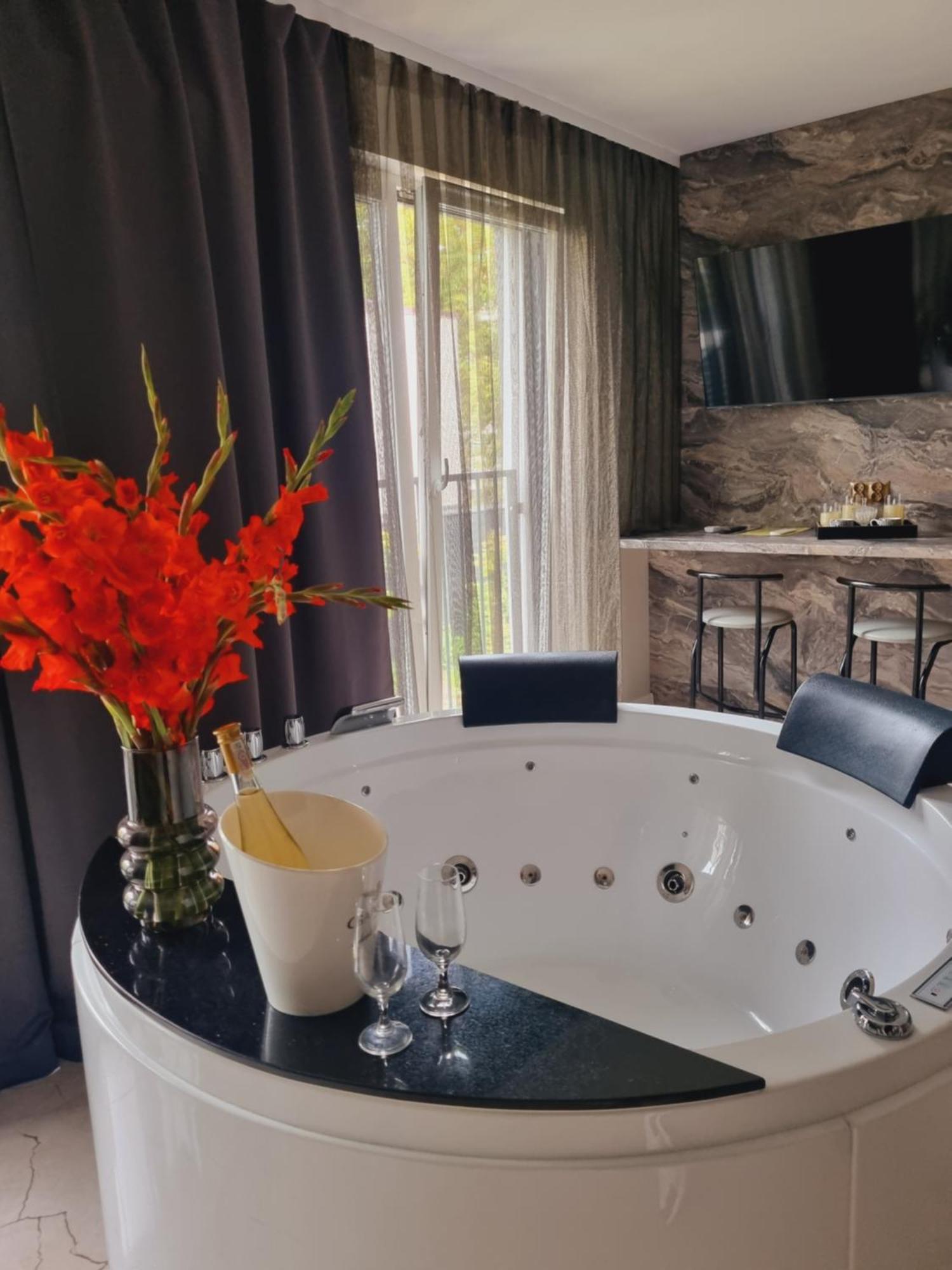 Apartament Jacuzzi Краків Екстер'єр фото